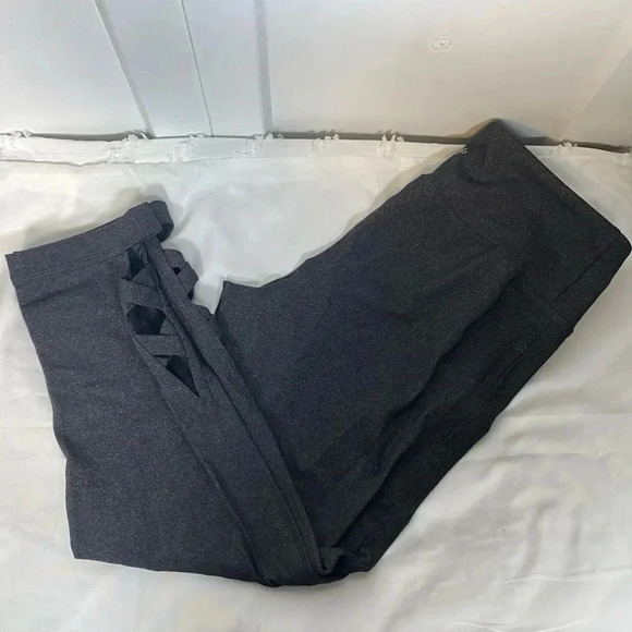 Shambhala | Grey Crop Leggings - Small - Picture 5 of 5
